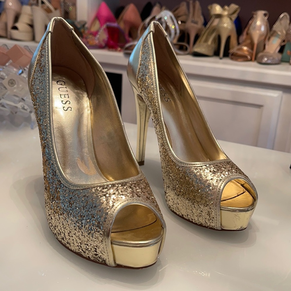 Gorgeous Guess Gold Glitter heels.
